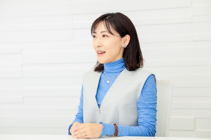 「#つながるdポイント」を中心となり推進している社員へのインタビュー風景の画像1