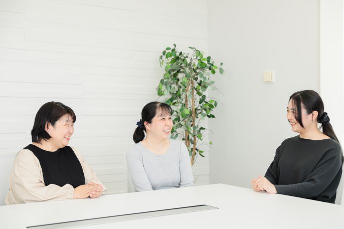 インタビュー風景（3人）