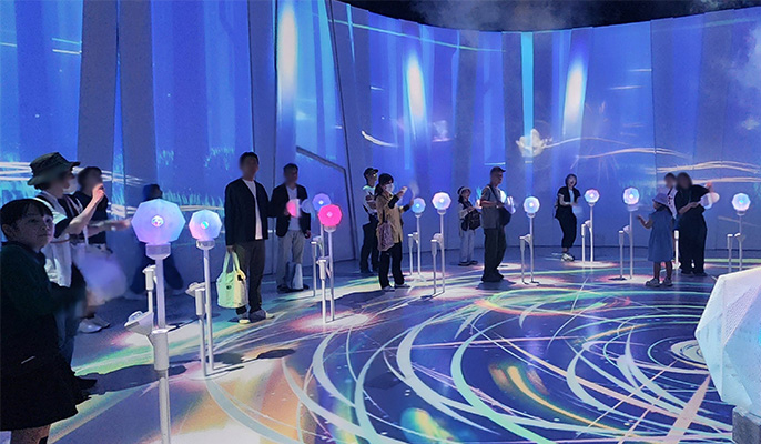 パナソニック館「ノモの国」体験の様子2