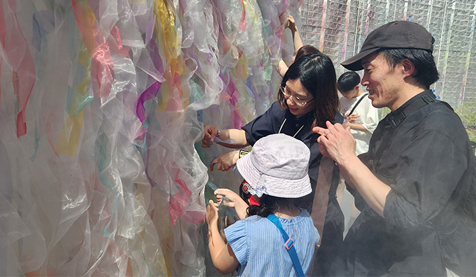 コクリを建物に結ぶ画像