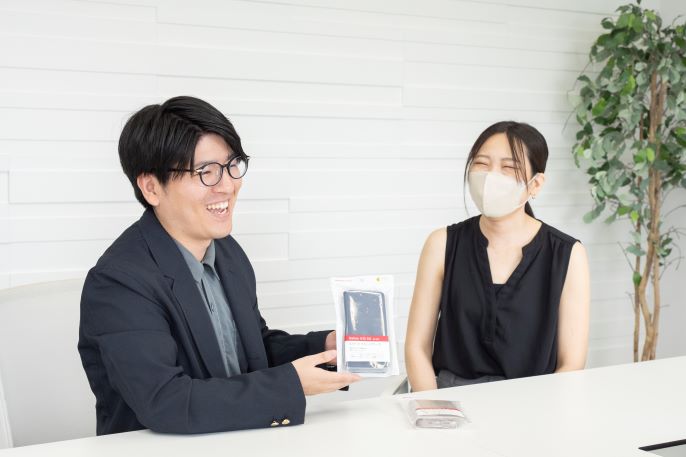 市川さまと佐野さまへのインタビューの様子