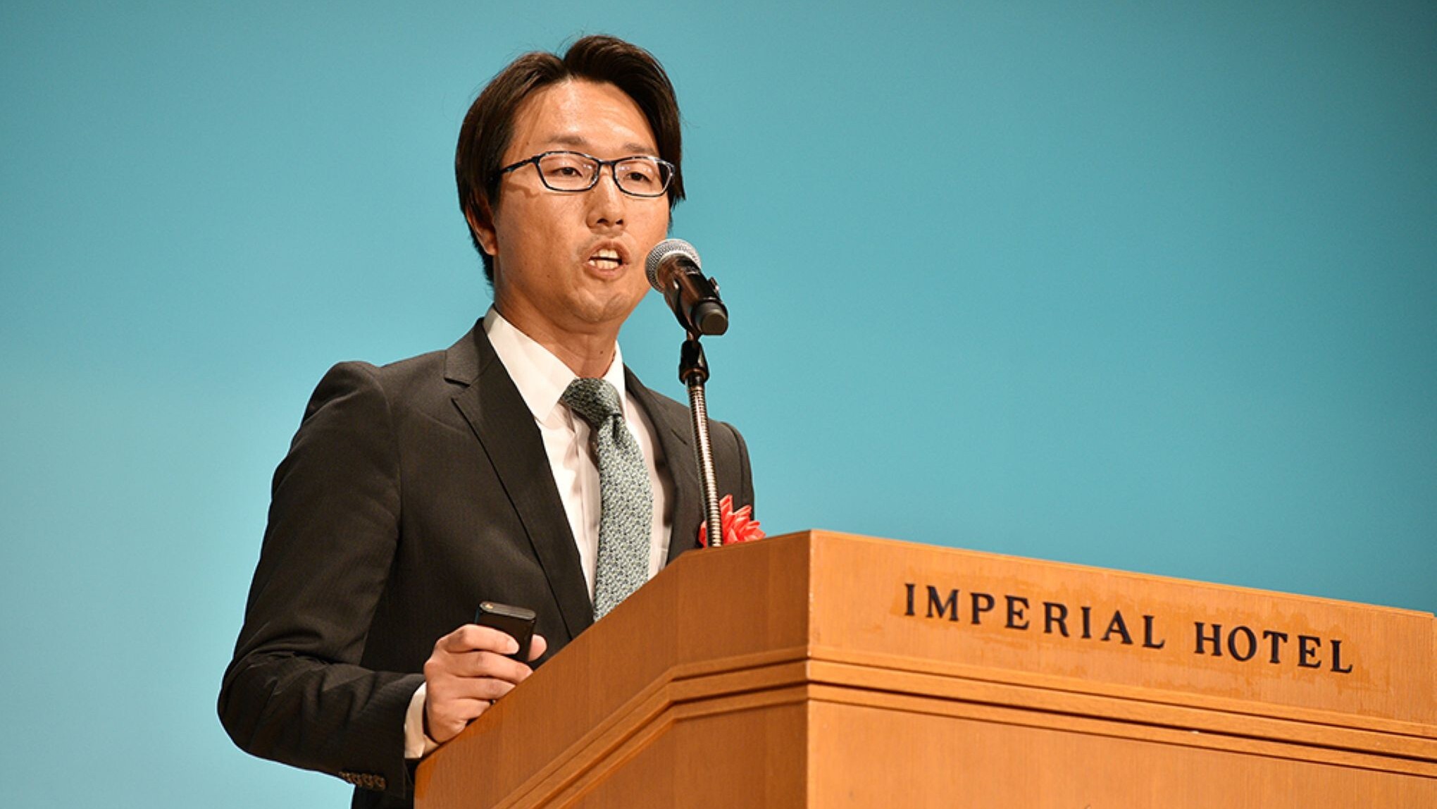 日本初！&ast;グリーン水素活用の純水素燃料電池を基地局の非常用電源に