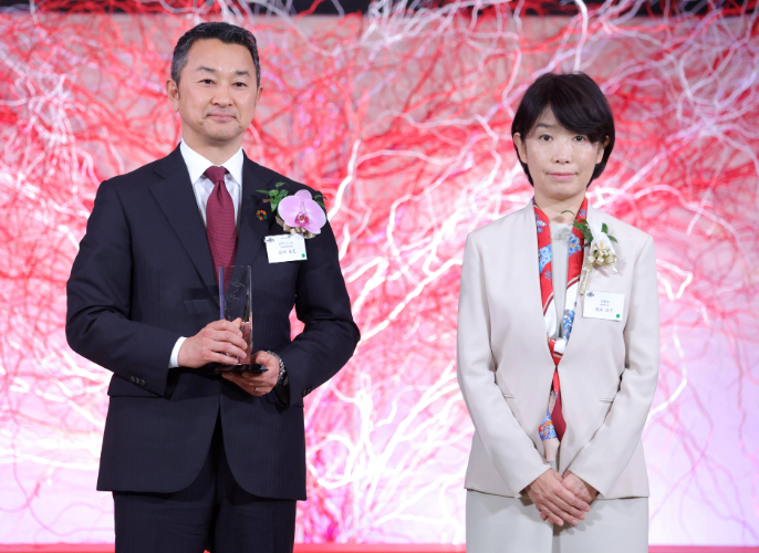 授賞式の様子（写真提供　産業経済新聞社）