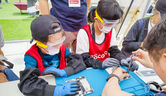 子ども向け体験型プログラム「スマホ分解チャレンジ！」