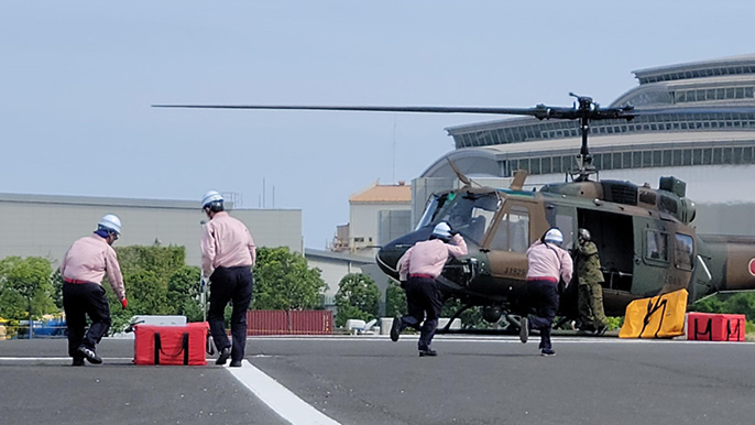 自衛隊のヘリコプター