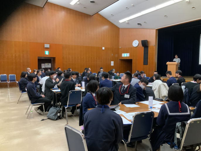 スマホサミットinひょうごでの意見交換の様子