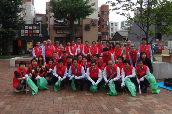 北九州支店周辺ボランティア清掃実施の写真