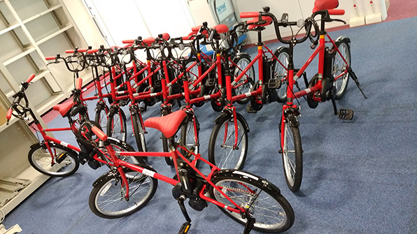 写真:電動自転車提供