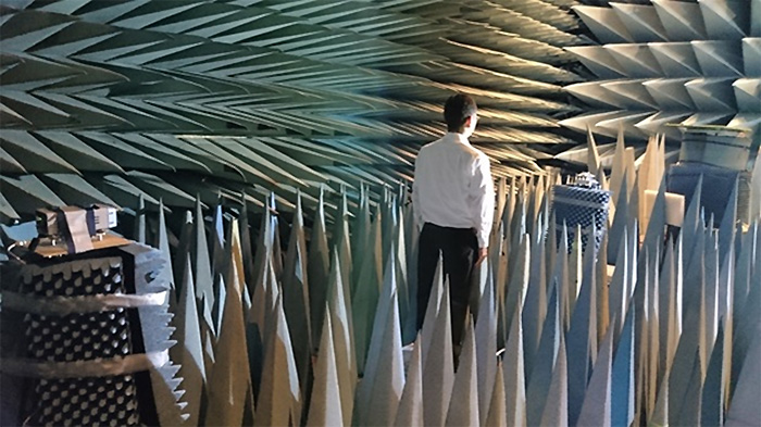 Figure 1 Experimental setup in anechoic chamber