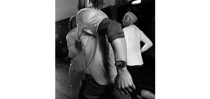 Apple Watch ultra 2 49mm ブラックチタニウムケースとブラックオーシャンバンド