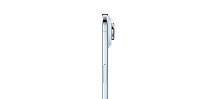 iPhone Air スカイブルー