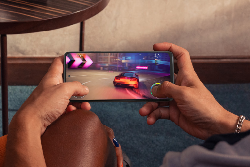 使用イメージ:ゲームや動画、日常の操作。