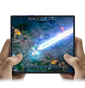 メインディスプレイで快適にゲームをプレイしている様子