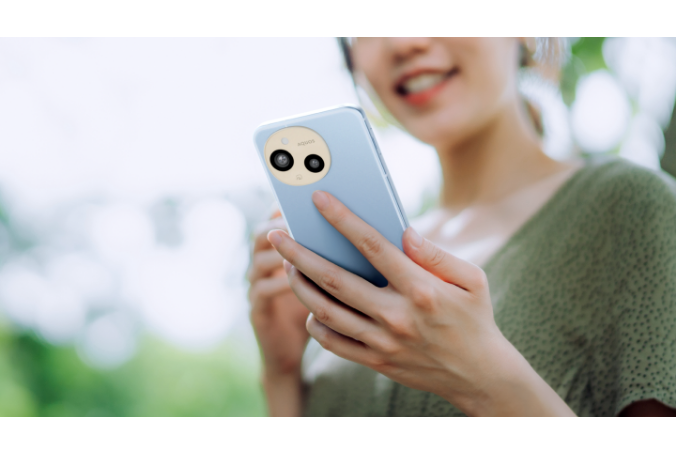 軽量コンパクトで持ちやすく、日常生活のなかで活きる丈夫なアルミボディ。