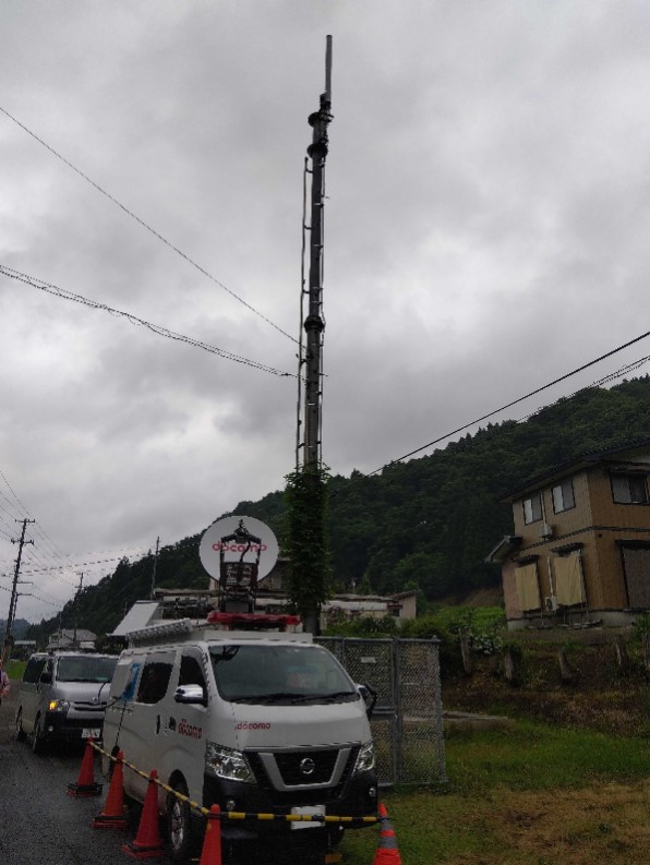 秋田県由利本荘市での衛星エントランス搭載移動基地局車を用いた復旧活動