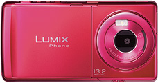 LUMIX Phone P-02D Red Magentaの写真（背面）