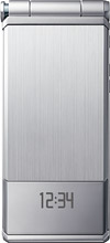 ｄｏｃｏｍｏ ＳＴＹＬＥ　ｓｅｒｉｅｓ Ｆ−０４Ｄ　ＴＩＴＡＮＩＵＭ　ＳＩＬＶＥＲの写真（折りたたみ閉じ時）
