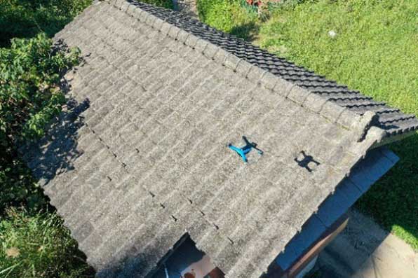 写真:Skydio2による屋根点検