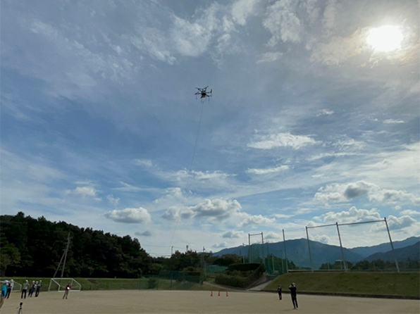 イメージ:「ドローン中継局」の飛行訓練 訓練模様