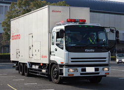 移動電源車（写真は1000KVA電源車）