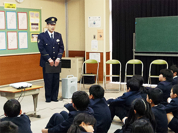 広島県警による防犯教室の様子