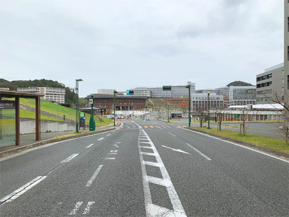 ①学内の幹線道路周辺