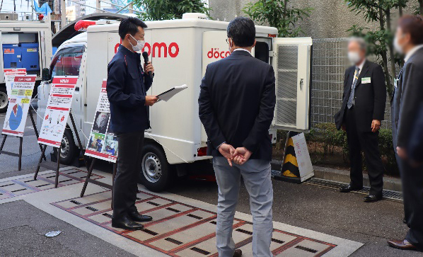 移動電源車の見学模様