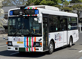 大型バス(13人乗り)写真