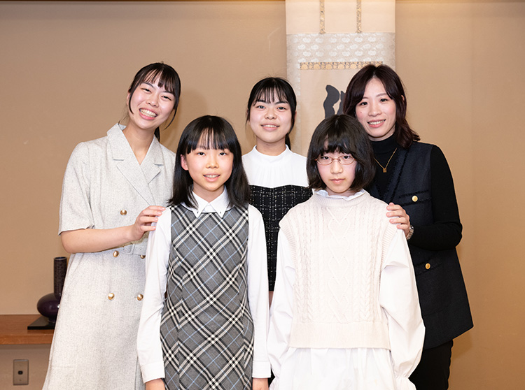 ドコモ杯女流棋聖戦 | 上野梨紗 初タイトル獲得 | 5人の集合写真