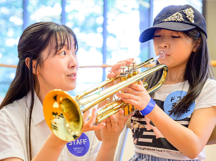 ＮＨＫ交響楽団 | 2025 ドコモ未来フィールド | 楽器体験の様子