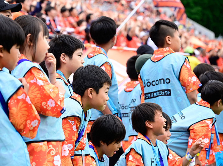 大宮アルディージャ | 大宮アルディージャ 2024 ドコモ未来フィールド | 選手を応戦する様子