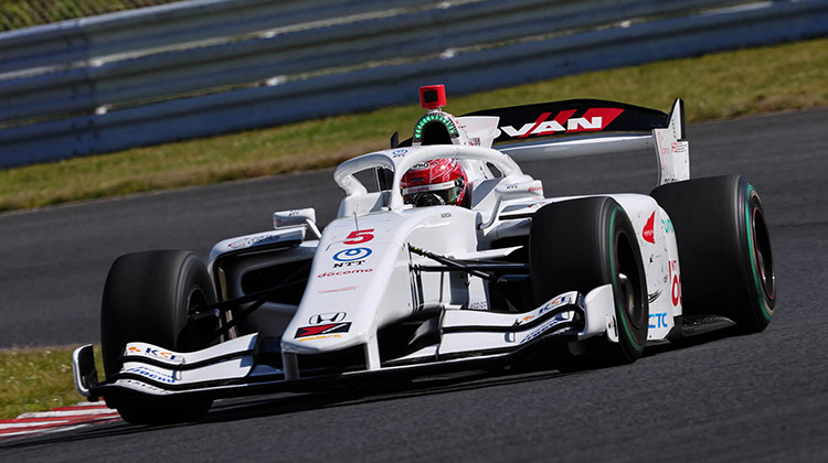 ダンディライアンレーシング | ダンディライアンレーシング 牧野任祐選手悲願の初優勝 | レース中の様子