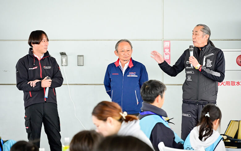 ダンディライアンレーシング | 2024 ドコモ未来フィールド | トークショーの様子