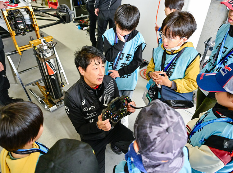 ダンディライアンレーシング | 2024 ドコモ未来フィールド | ピット内見学