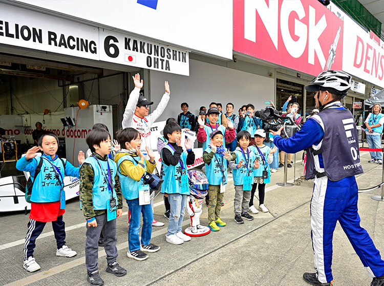 ダンディライアンレーシング | 2024 ドコモ未来フィールド | ピット内見学
