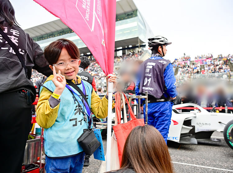 ダンディライアンレーシング | 2024 ドコモ未来フィールド | お仕事体験の様子