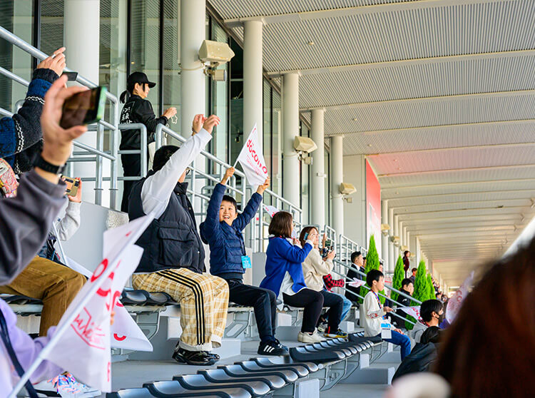 ダンディライアンレーシング | 2025 ドコモ未来フィールド | レース観戦の様子