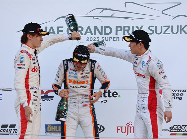 ダンディライアンレーシング | 2025年最終決戦 | ゴール後の様子