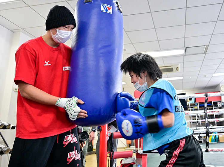 井上尚弥選手&大橋ボクシングジム | 2023 ドコモ未来フィールド | ボクシングの指導を受ける子どもたち