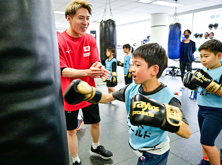 井上尚弥選手&大橋ボクシングジム | 2024 ドコモ未来フィールド | ボクシングの指導を受ける子どもたち