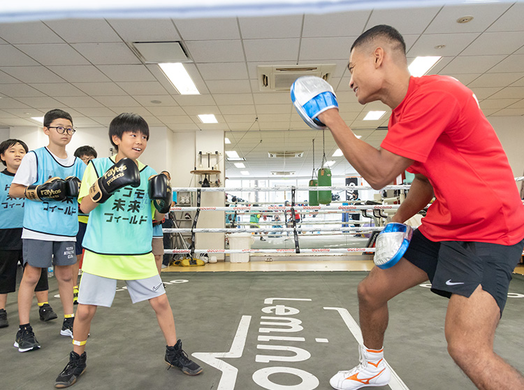 井上尚弥選手&大橋ボクシングジム | 2024 ドコモ未来フィールド | ミット打ち体験の様子