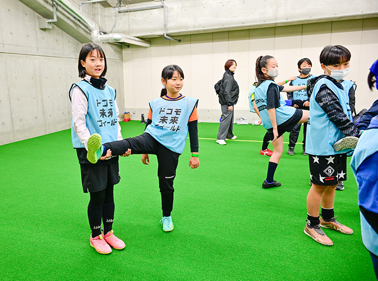 浦安D-Rocks | 2024 ドコモ未来フィールド | AIキック診断を受ける子どもたち