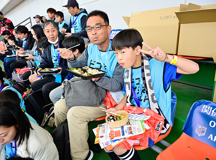 浦安D-Rocks | 2024 ドコモ未来フィールド | 公認スポーツ栄養士の小嶋理恵子さん監修のスペシャル弁当
